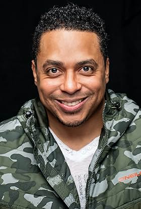 actor Aaron Rogers large photo