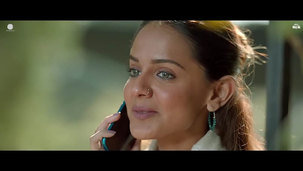 actor Isha Gupta large photo