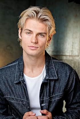 actor Noah LaLonde large photo