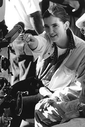 actor Caroline Thompson large photo