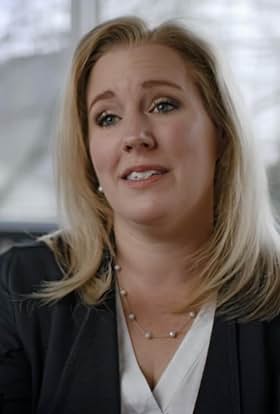 actor Elizabeth Neumann large photo