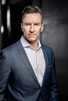 actor Sean Irvine large photo