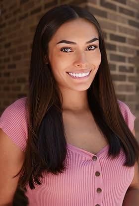 actor Isabella Bloedorn large photo