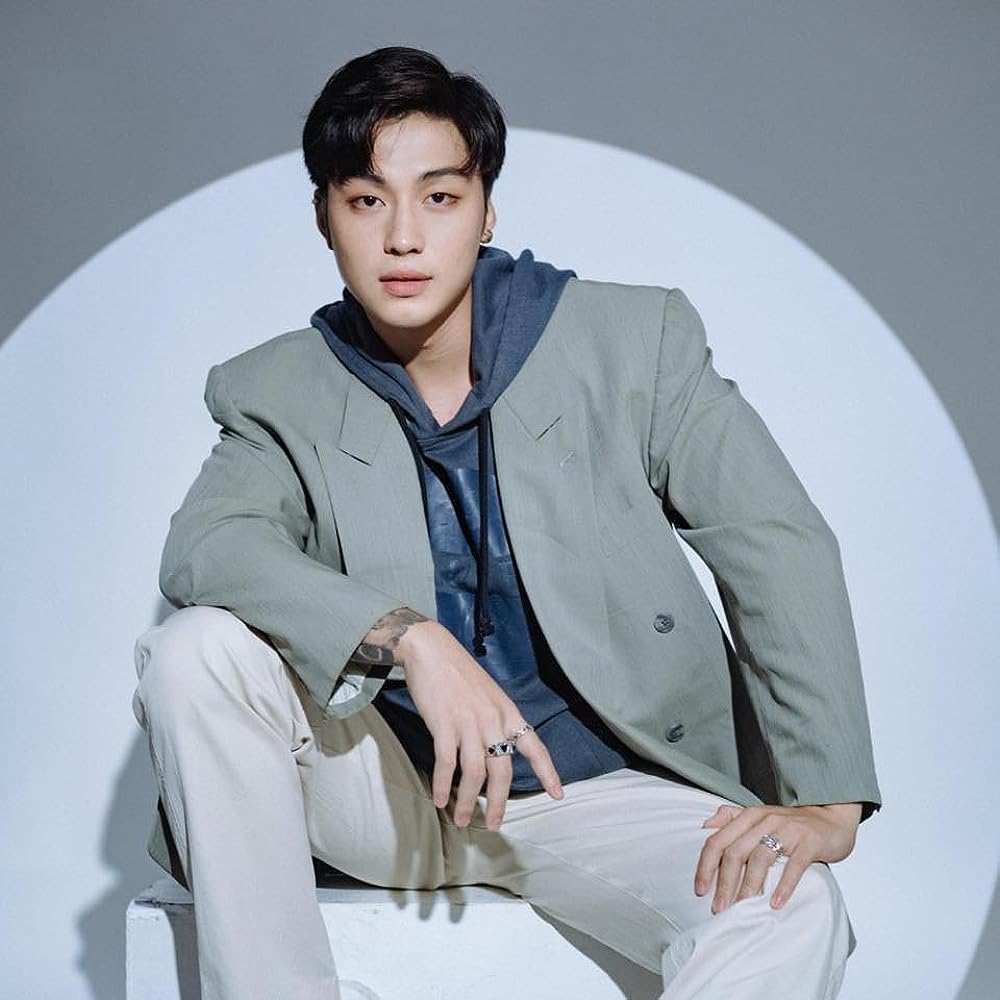 actor John Rhey Flores large photo