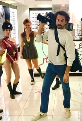 actor Victor Quinaz large photo