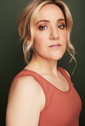 actor Emily de Silveira large photo