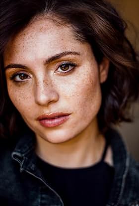 actor Juliana Aidén Martinez large photo