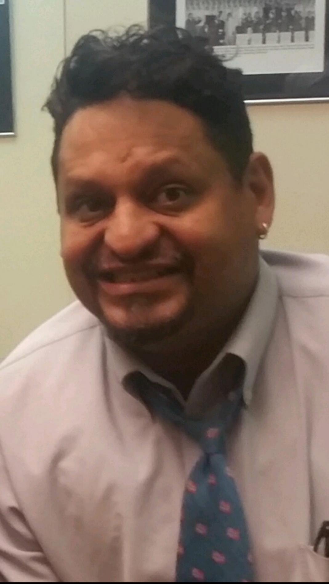 actor Angel Vides large photo