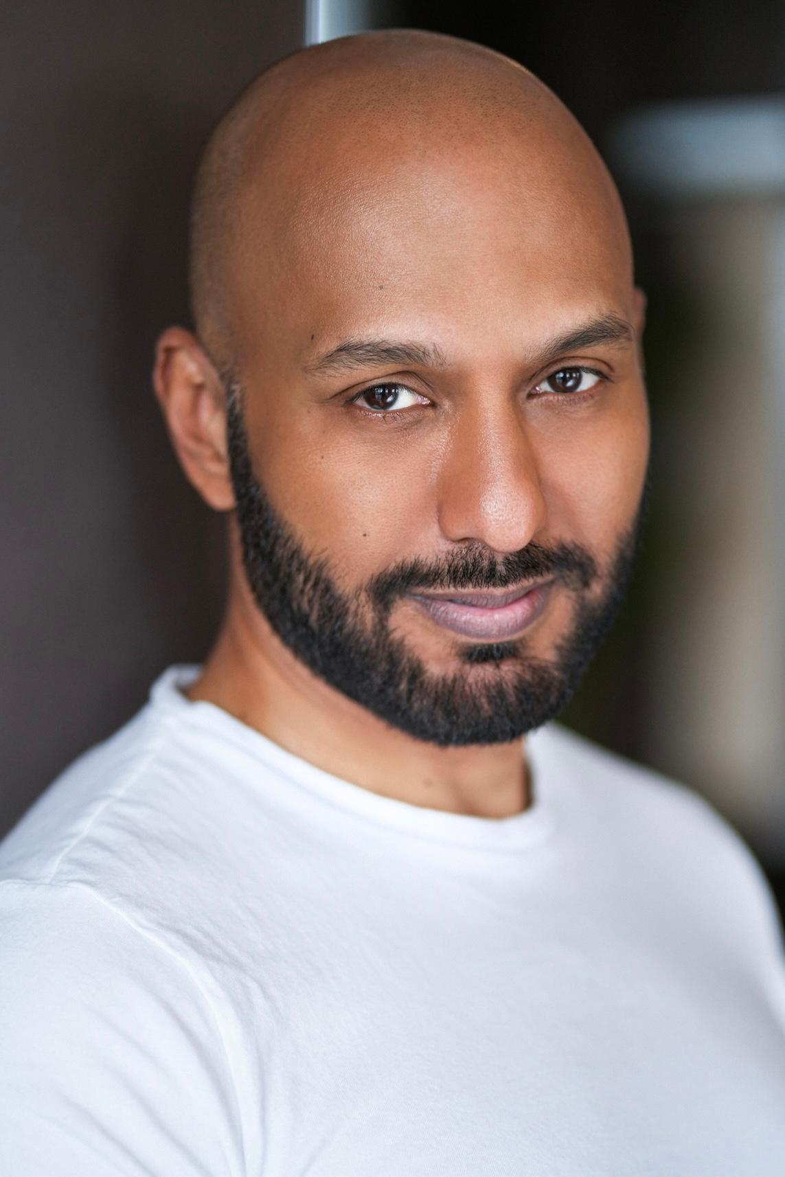 actor Richard Young large photo