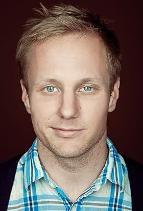 actor Robbie Pickering large photo