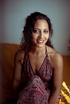 actor Dalia Naous large photo