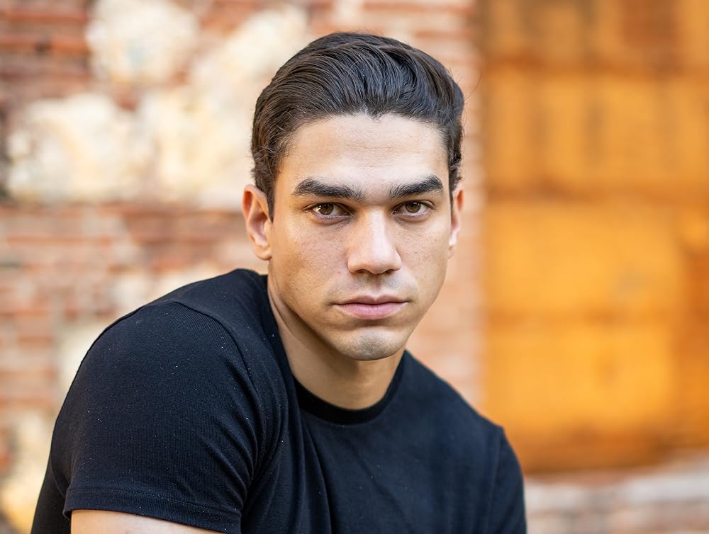 actor Iván Oleaga large photo