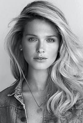 actor Sophia Lie large photo