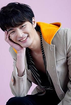 actor Kuya Sawa large photo