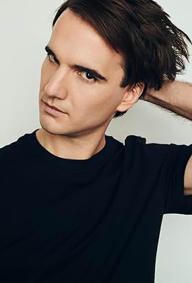 actor Aidan Davari large photo