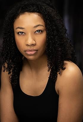 actor Kayla Kuhnke large photo