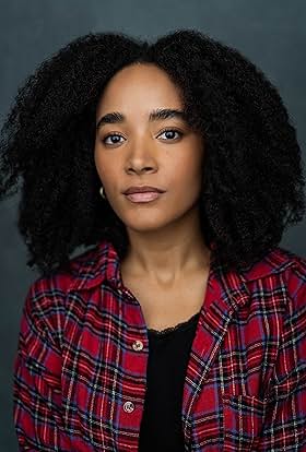 actor Emeline Nsingi Nkosi large photo