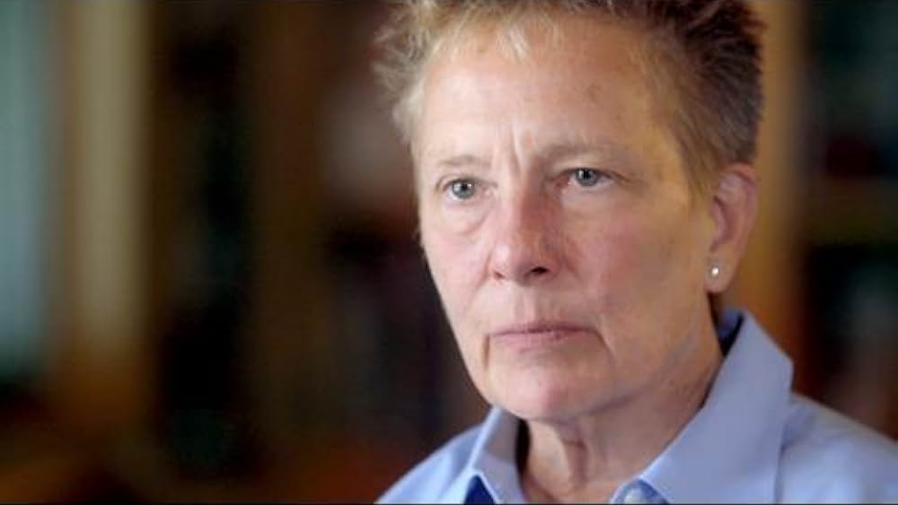 actor Maggie Snyder large photo