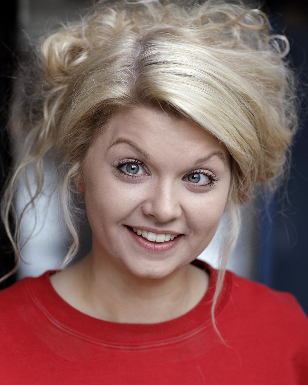 actor Jess Lloyd-Jones large photo