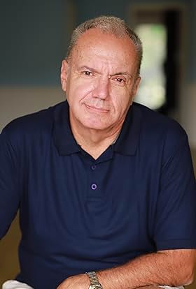 actor Mike Bevins large photo