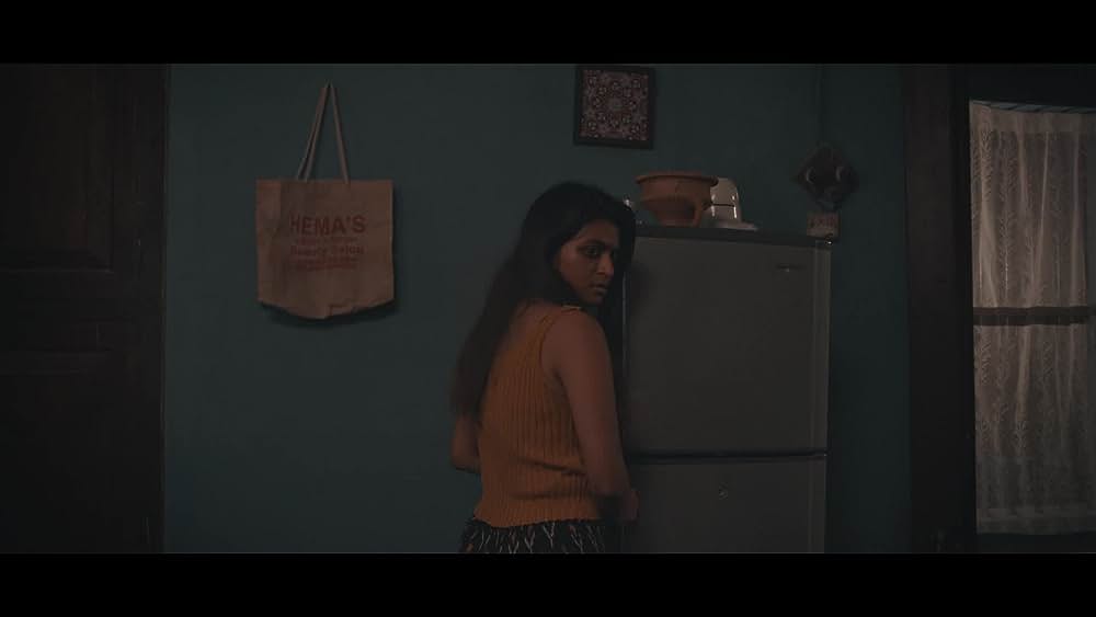 actor Shubhangi Tambale large photo