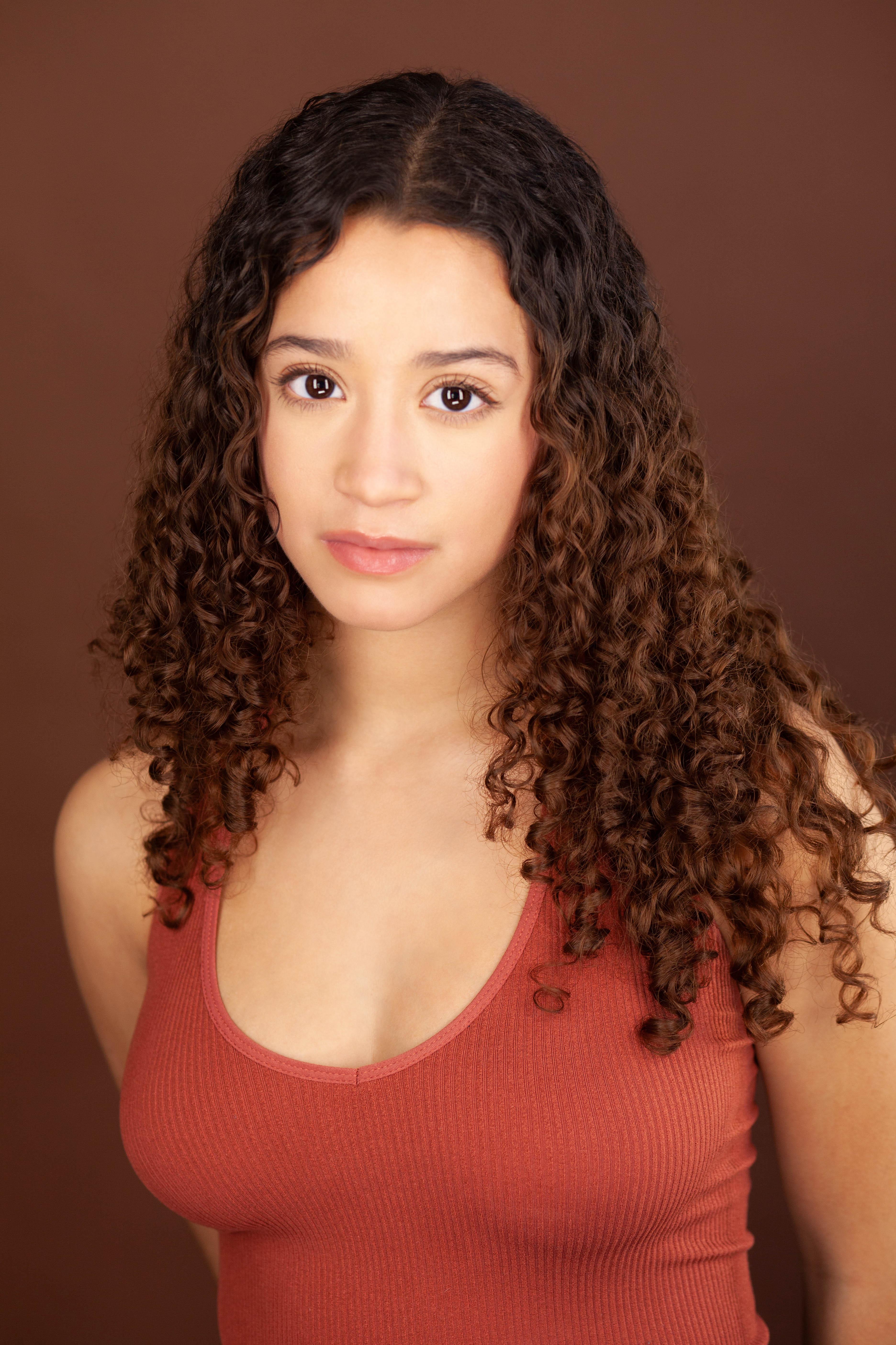 actor Deanna Tarraza large photo