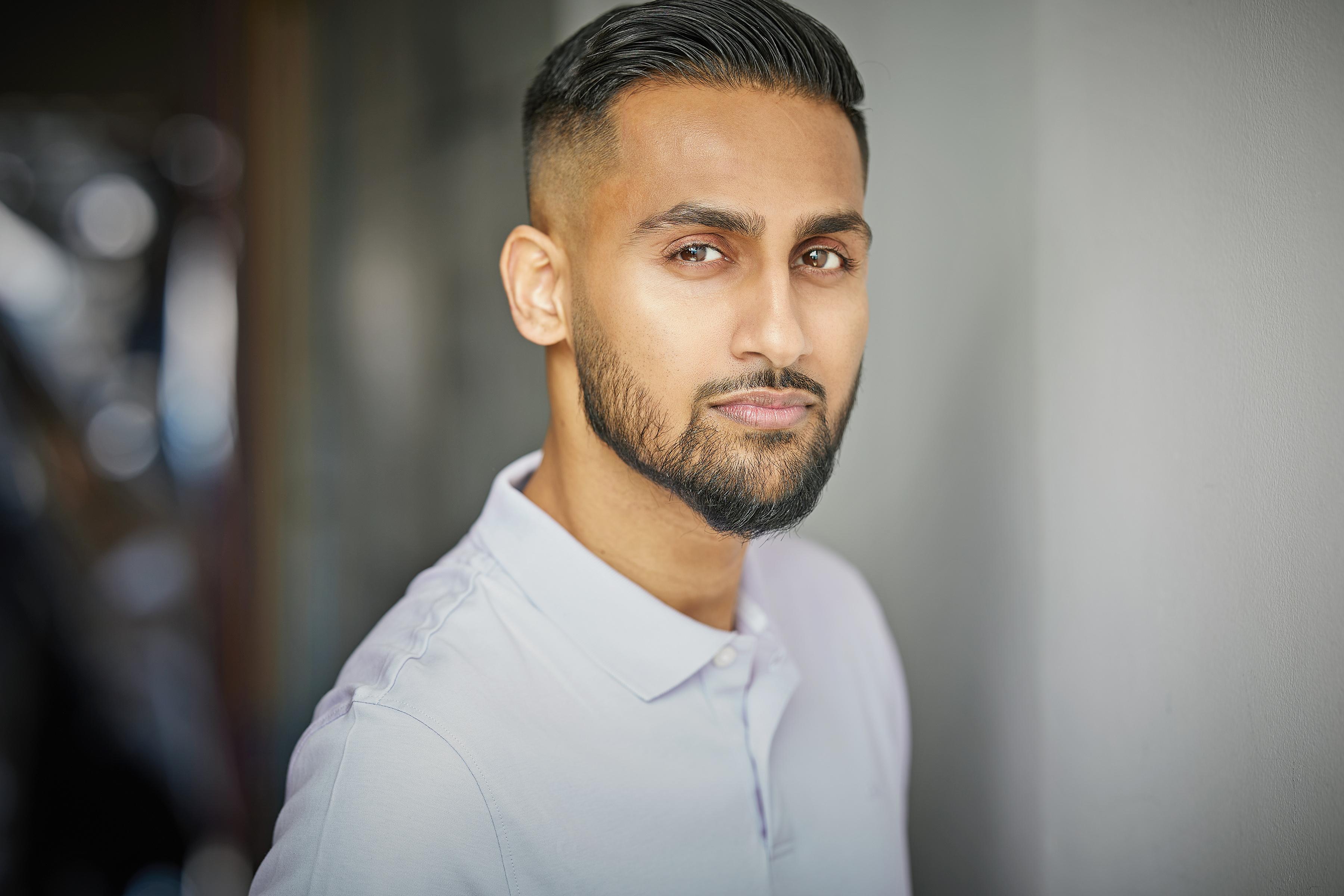 actor Jabar Bains large photo