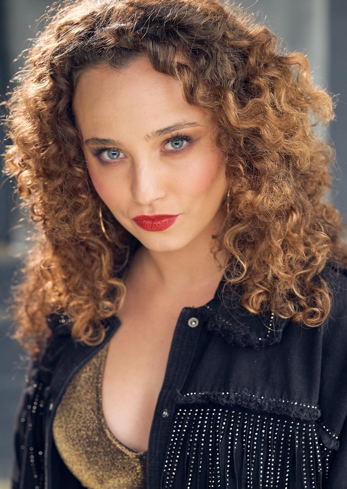 actor Vanessa Dimitrova large photo