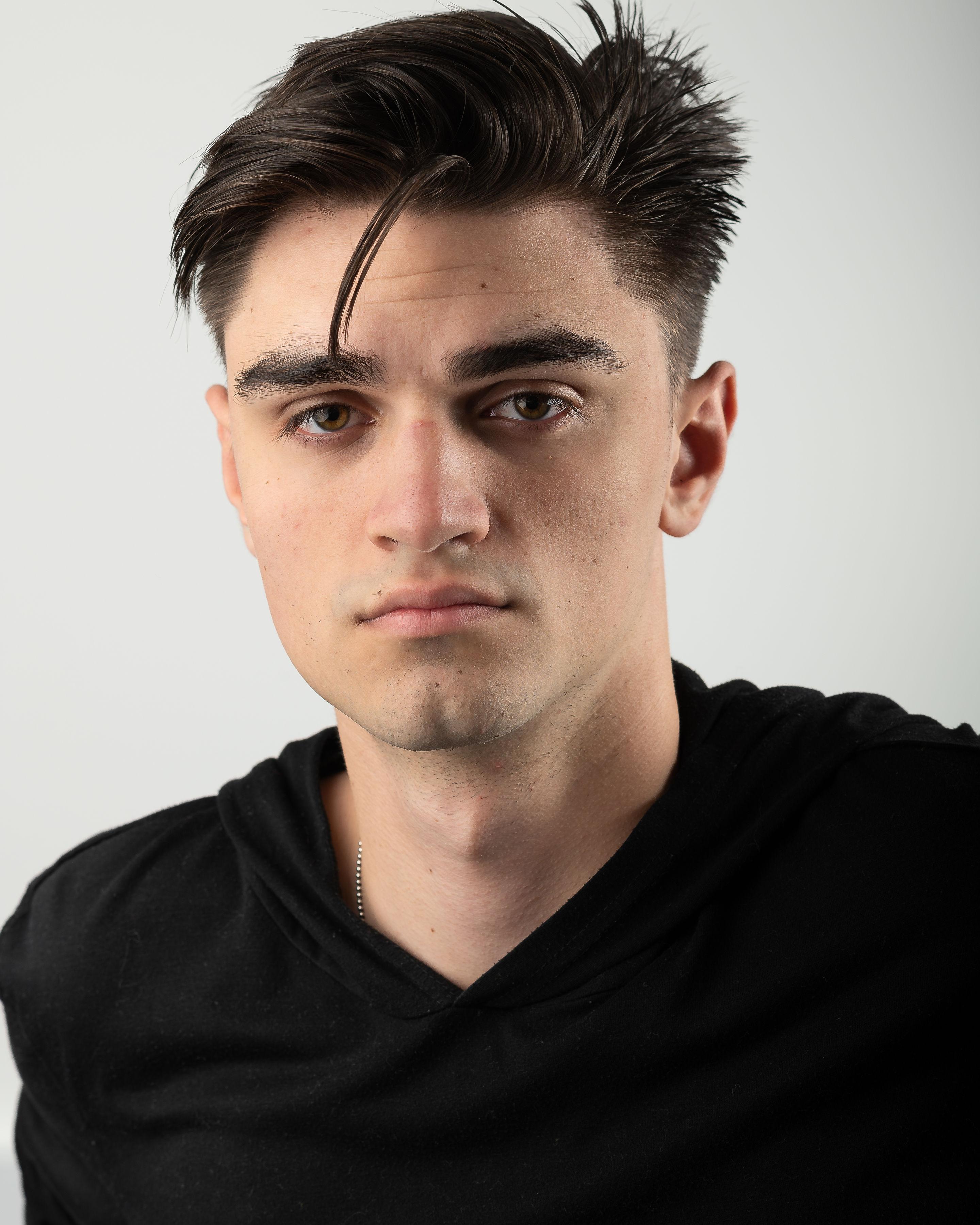 actor Luca Slade large photo