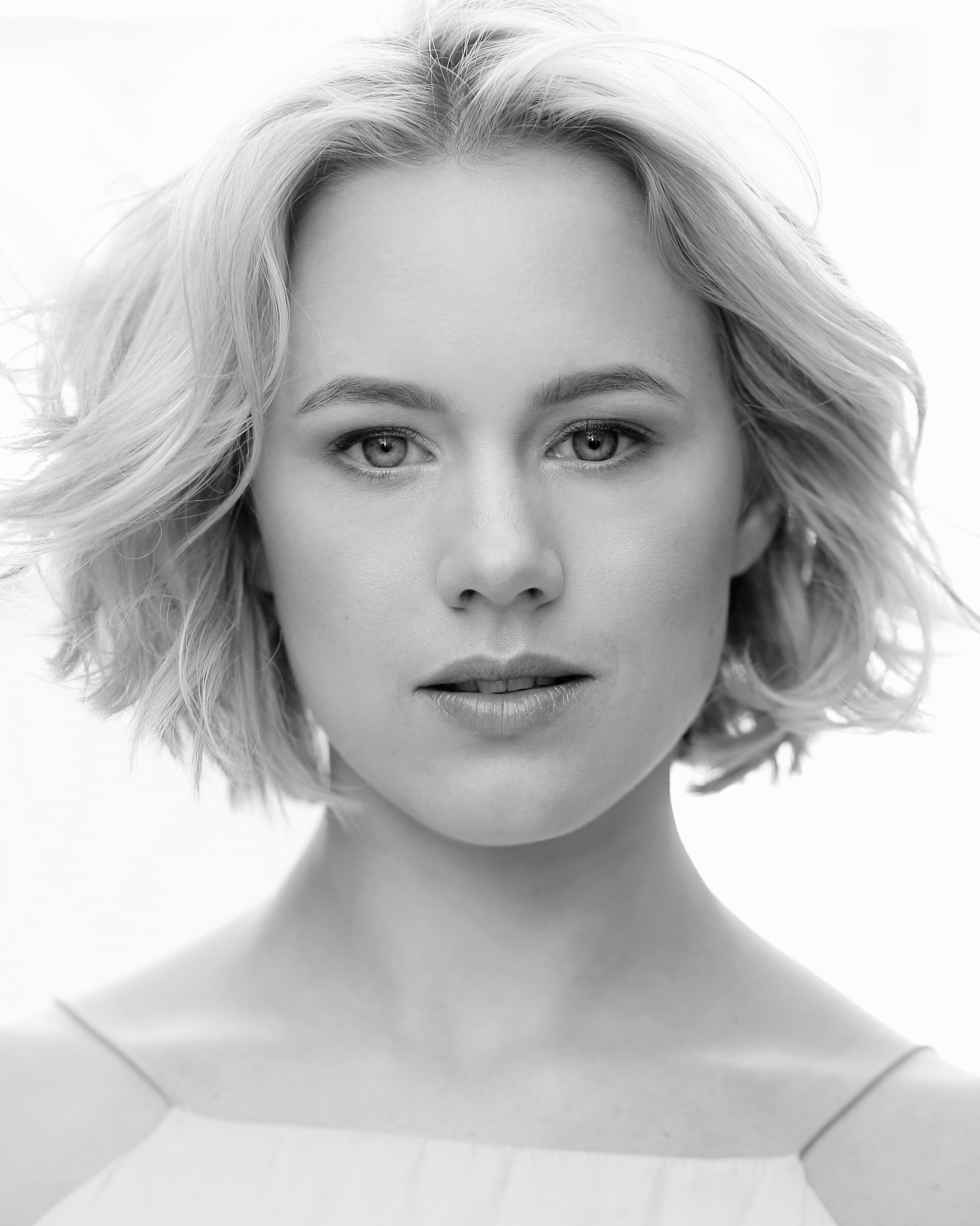 actor Georgia Jay large photo