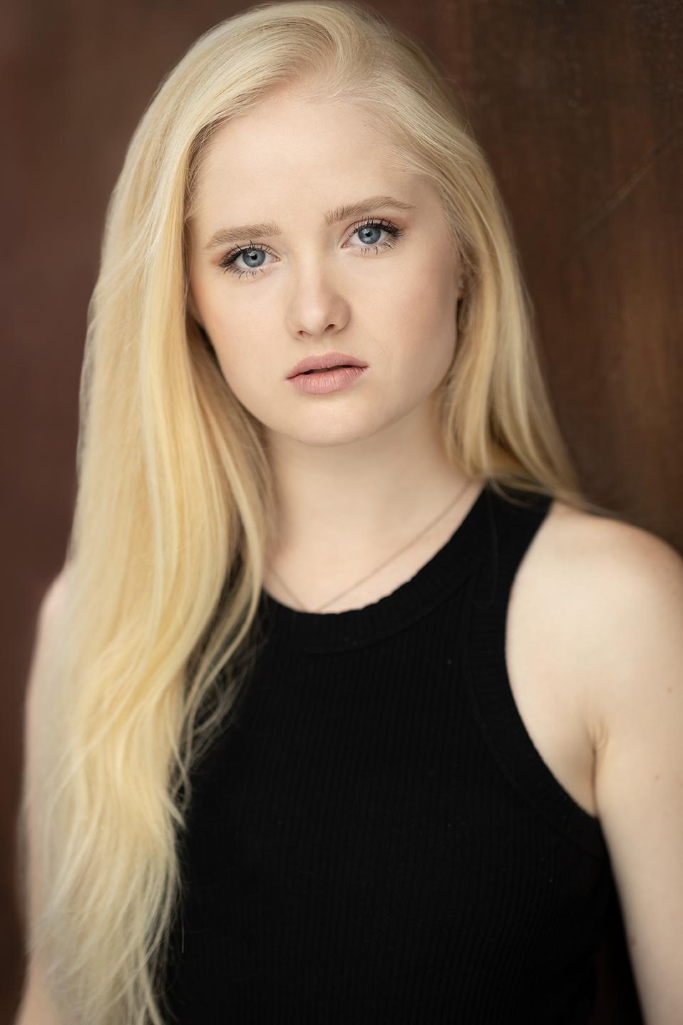 actor Angelina Kotova large photo