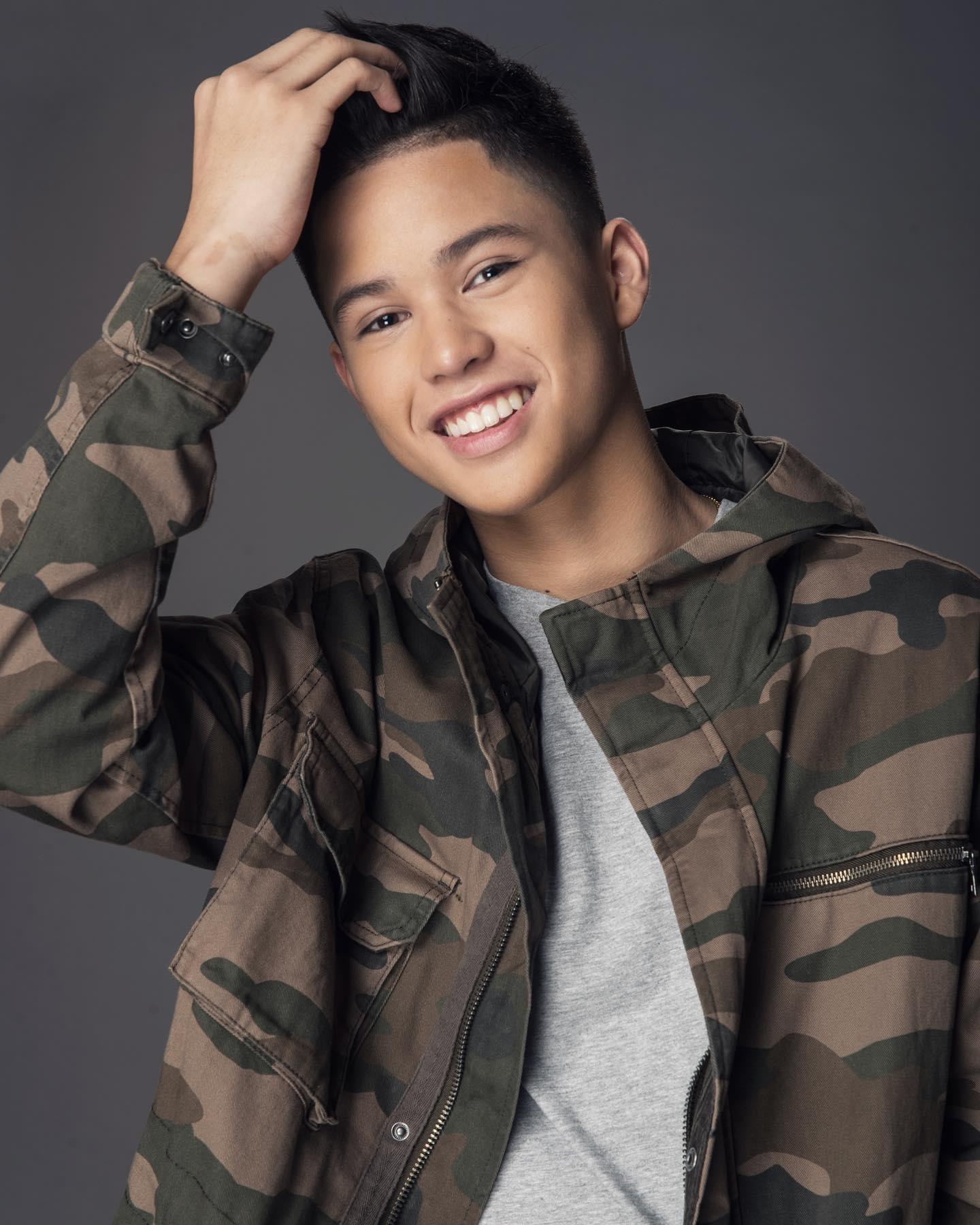 actor Kyle Echarri large photo