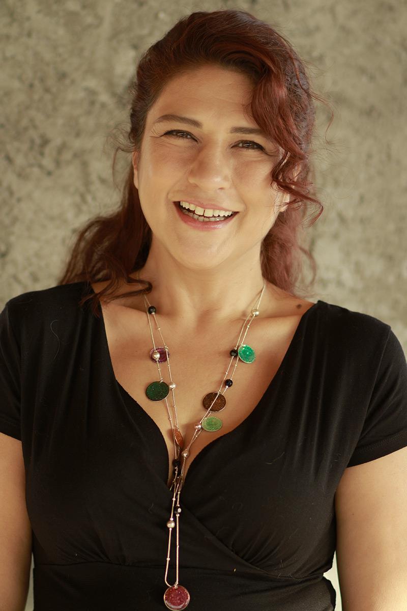 actor Gülçin Hatihan large photo