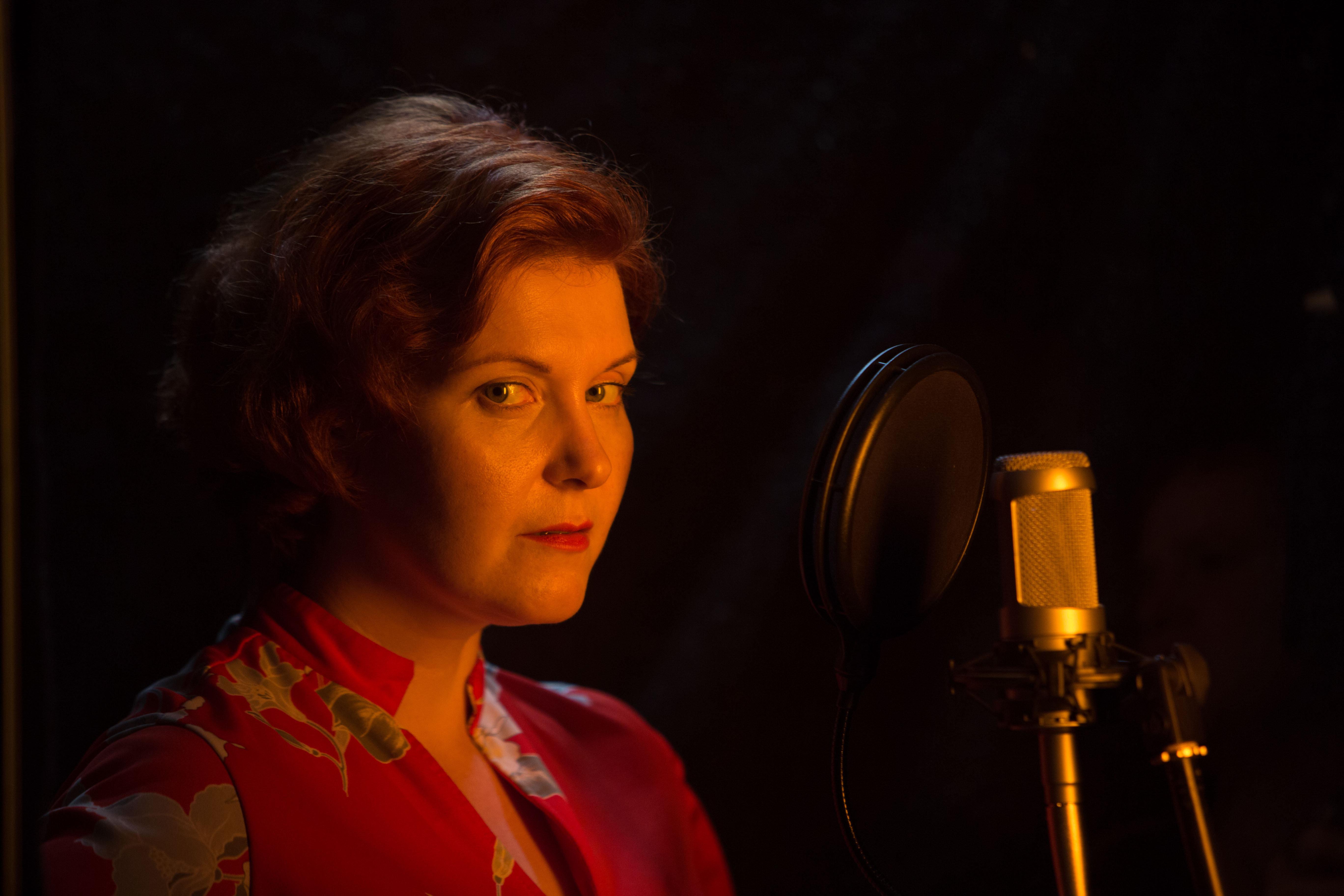 actor Arabella Bushnell large photo