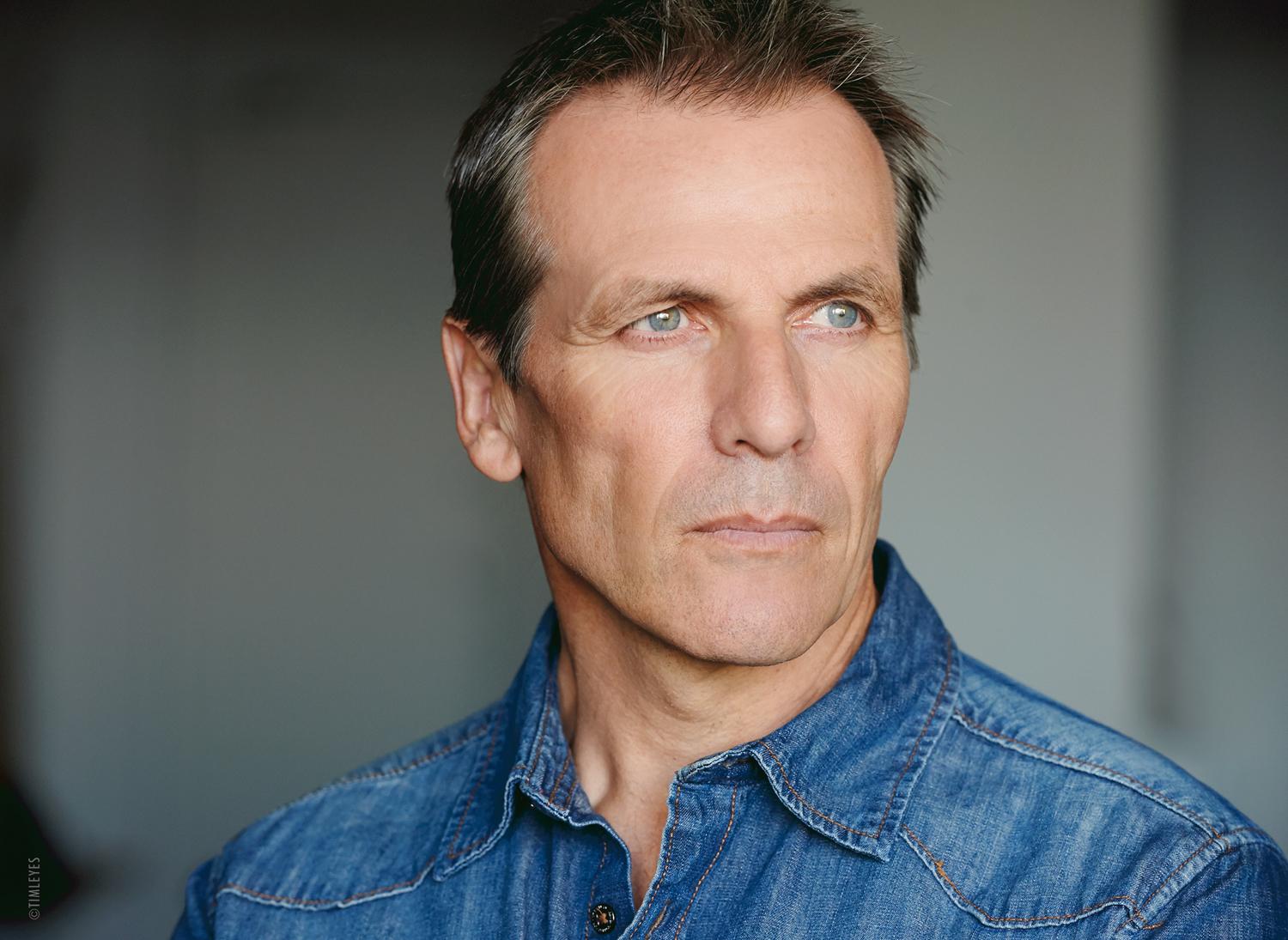 actor Alex Carter large photo