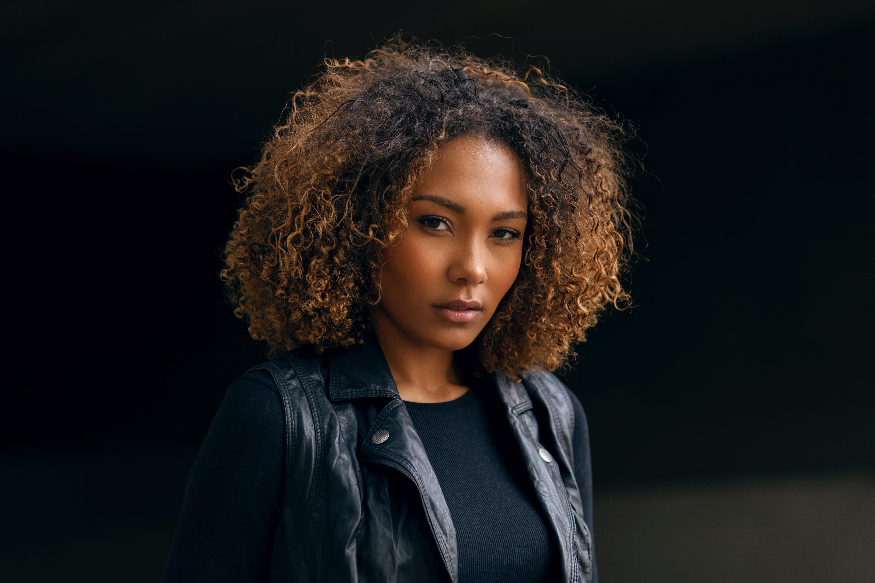 actor Parker McKenna Posey large photo