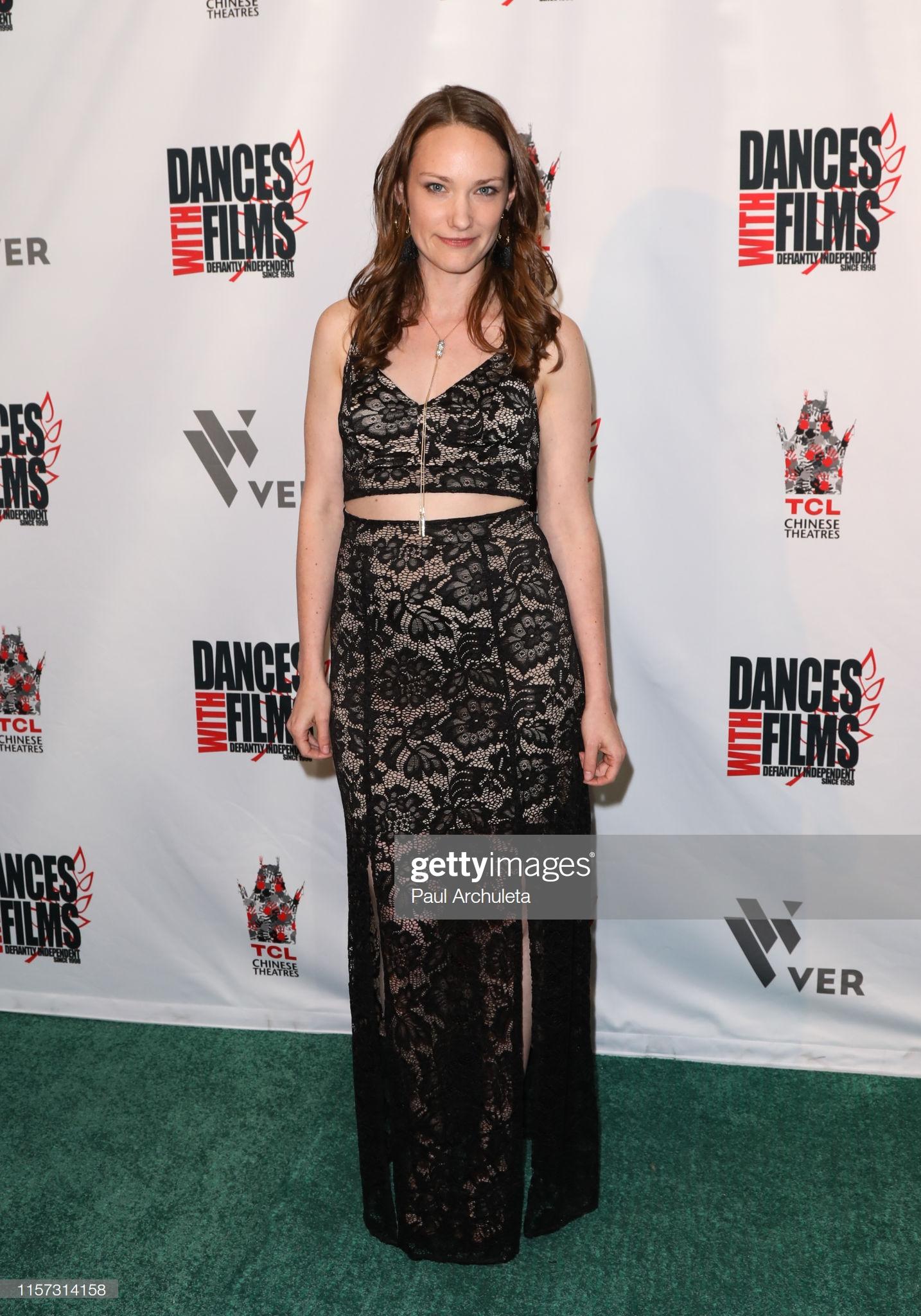 actor Laura Menzie large photo