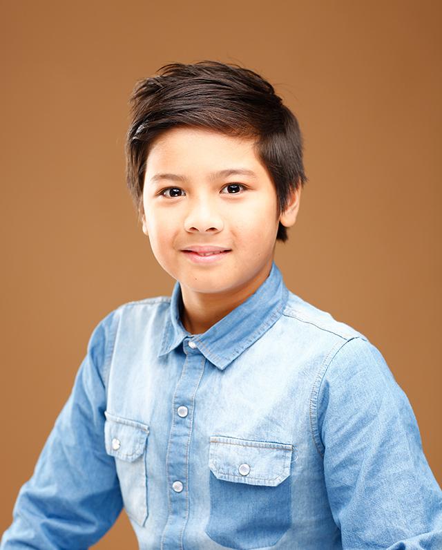 actor Louise Abuel large photo