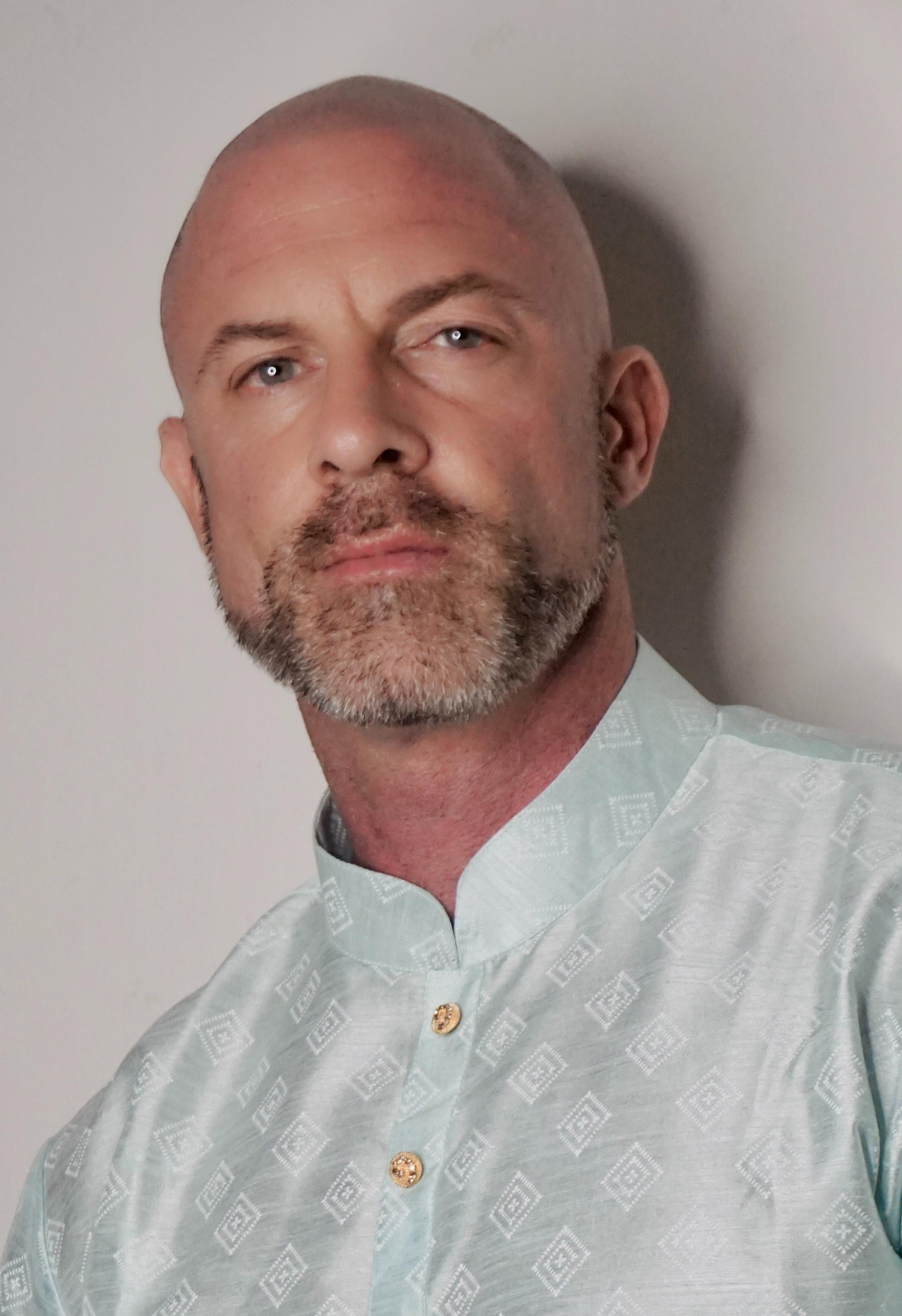 actor Benedict Garrett large photo