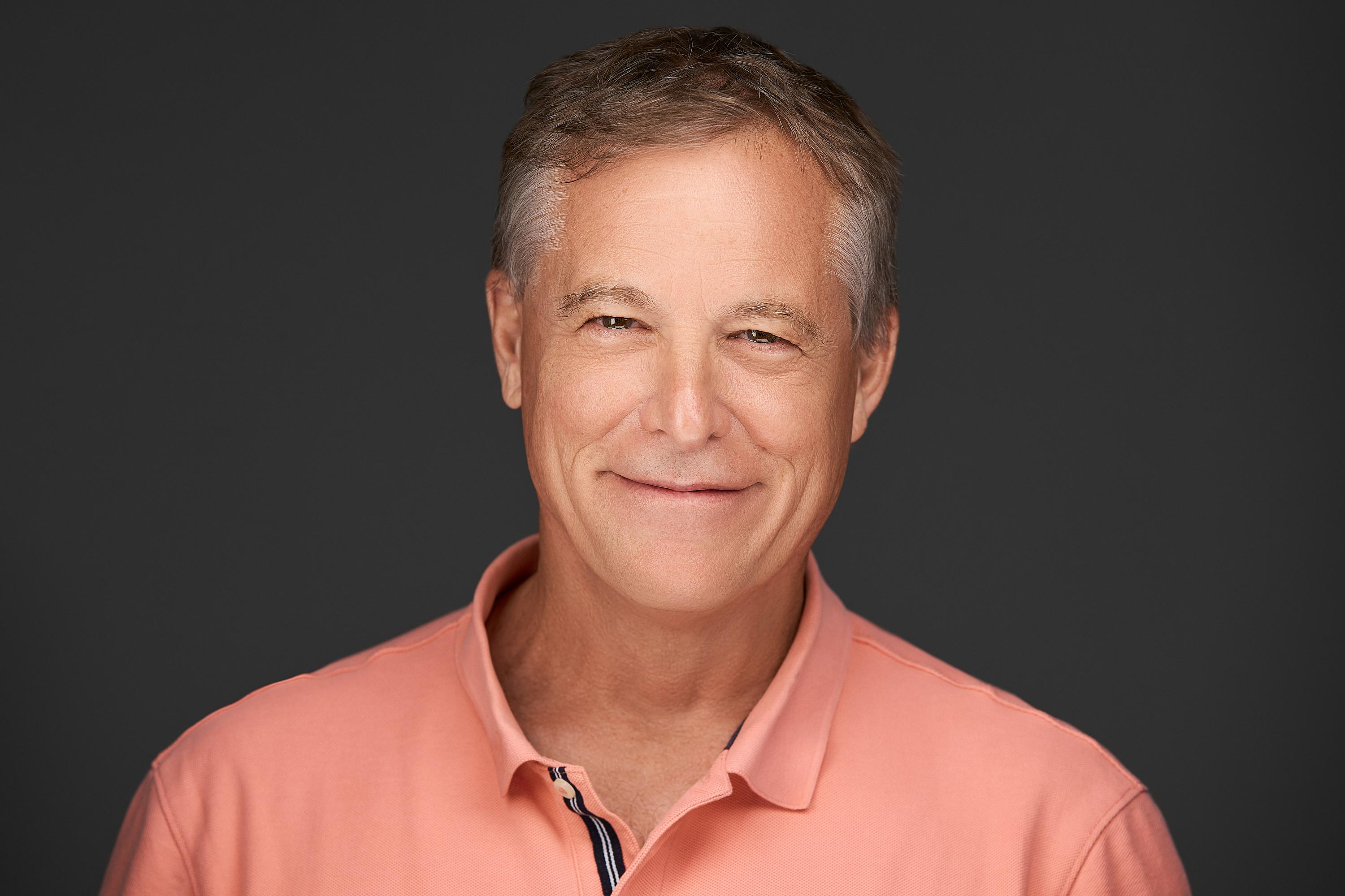 actor Rob Shuster large photo