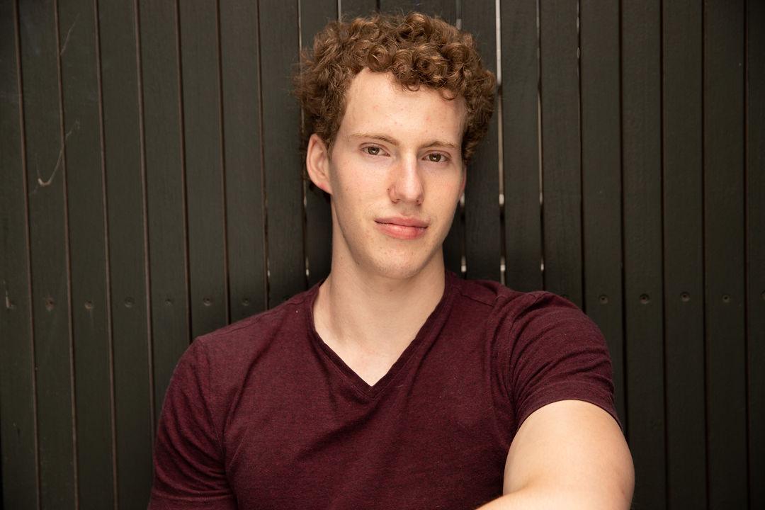 actor Pat Wells large photo