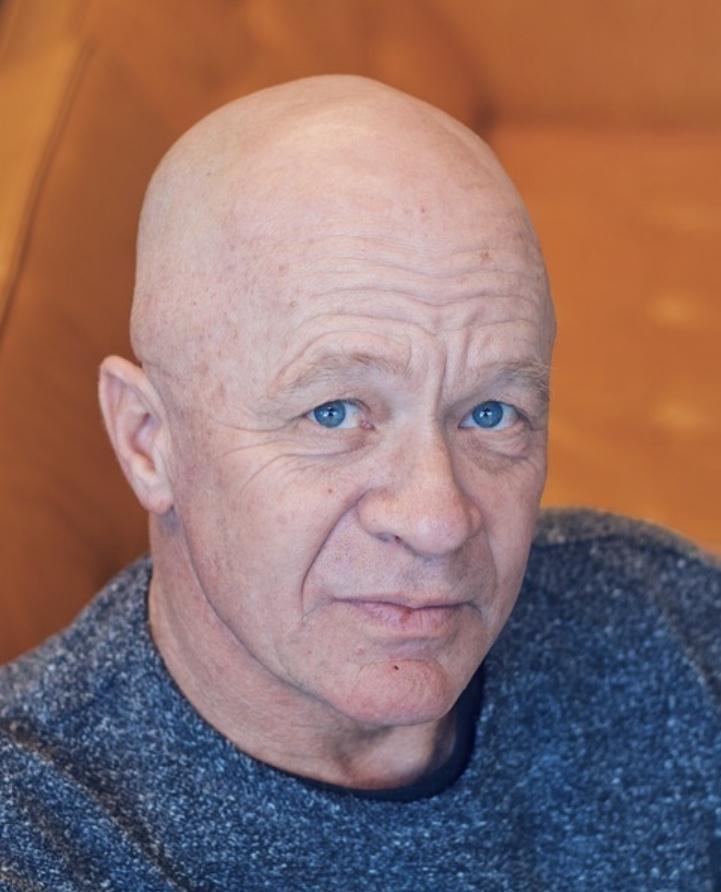 actor Lee Fealy large photo