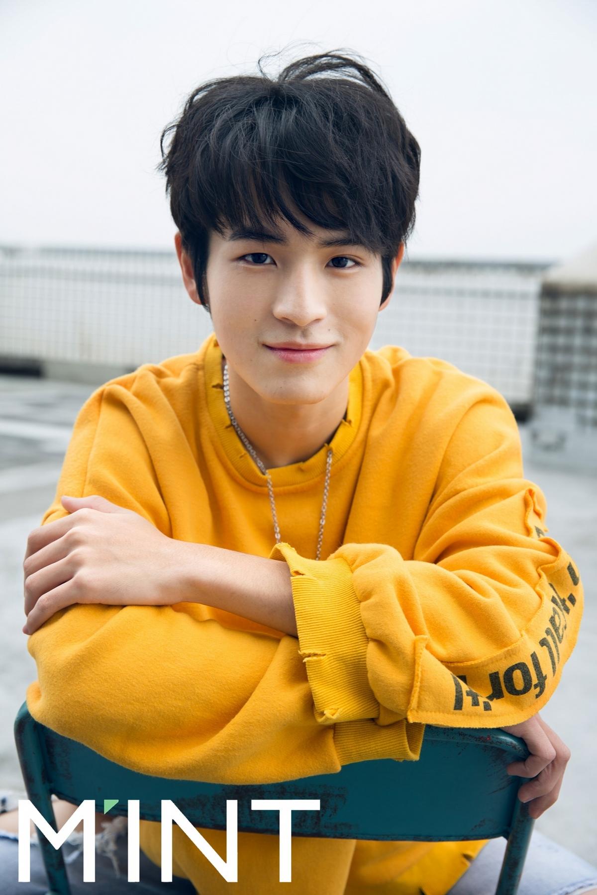 actor Michael Chang large photo