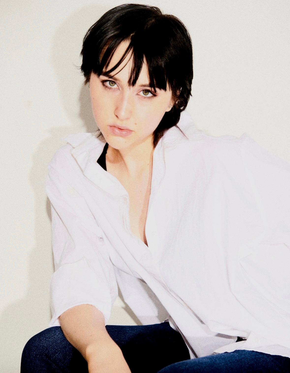 actor Alyssa Lane large photo