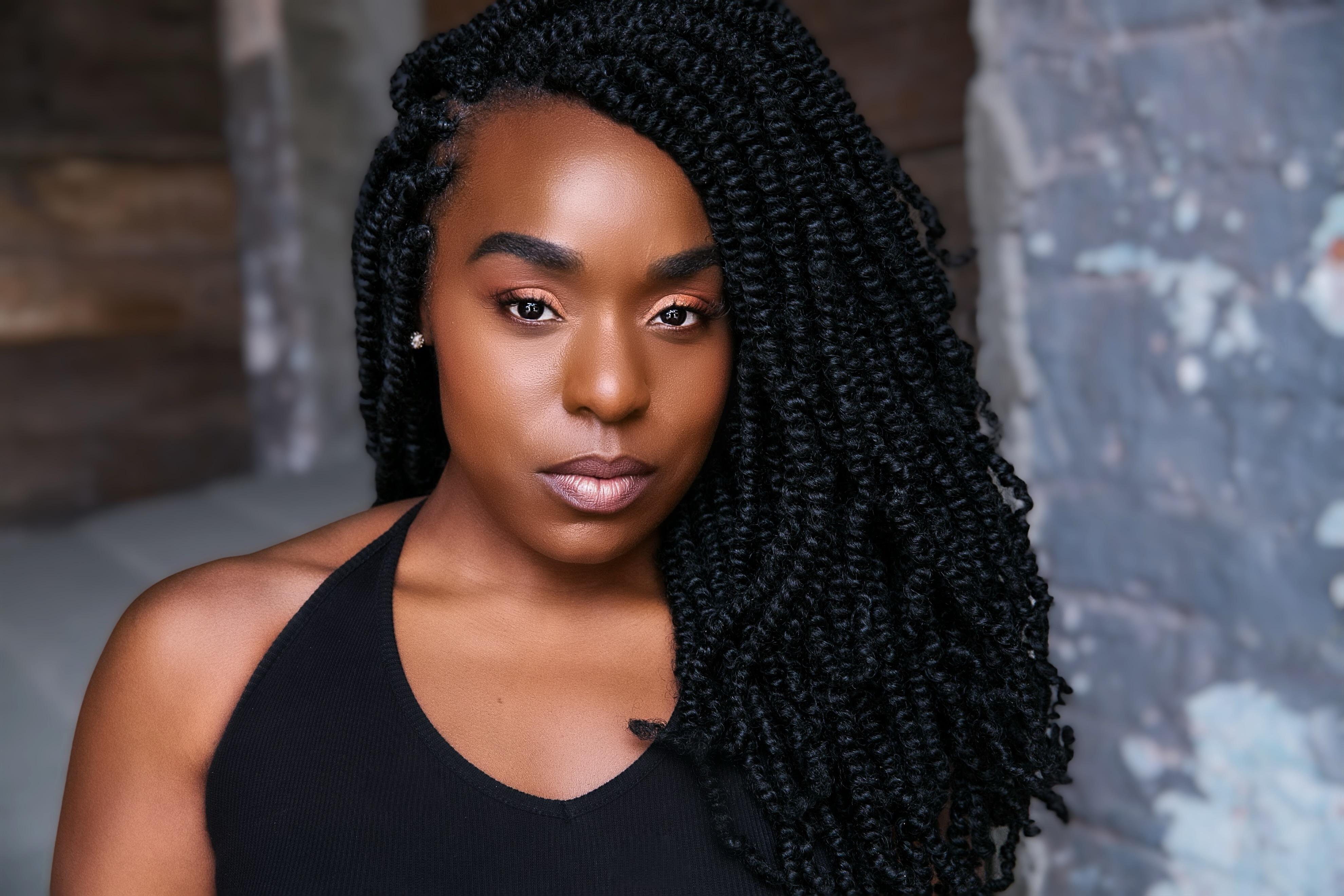 actor Maechi Aharanwa large photo