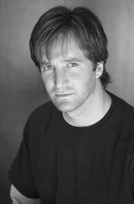 actor Paul Anthony Scott large photo