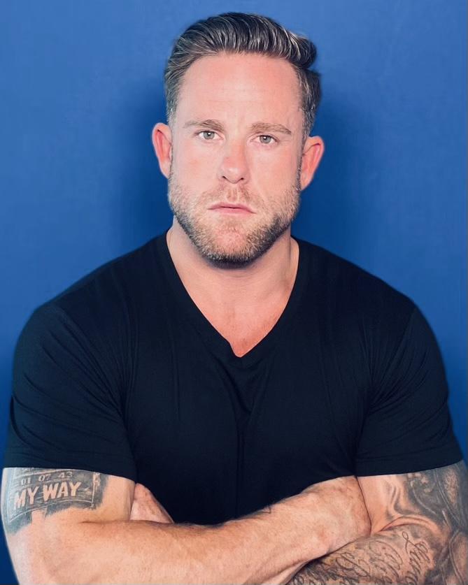 actor Chris Matacunas large photo