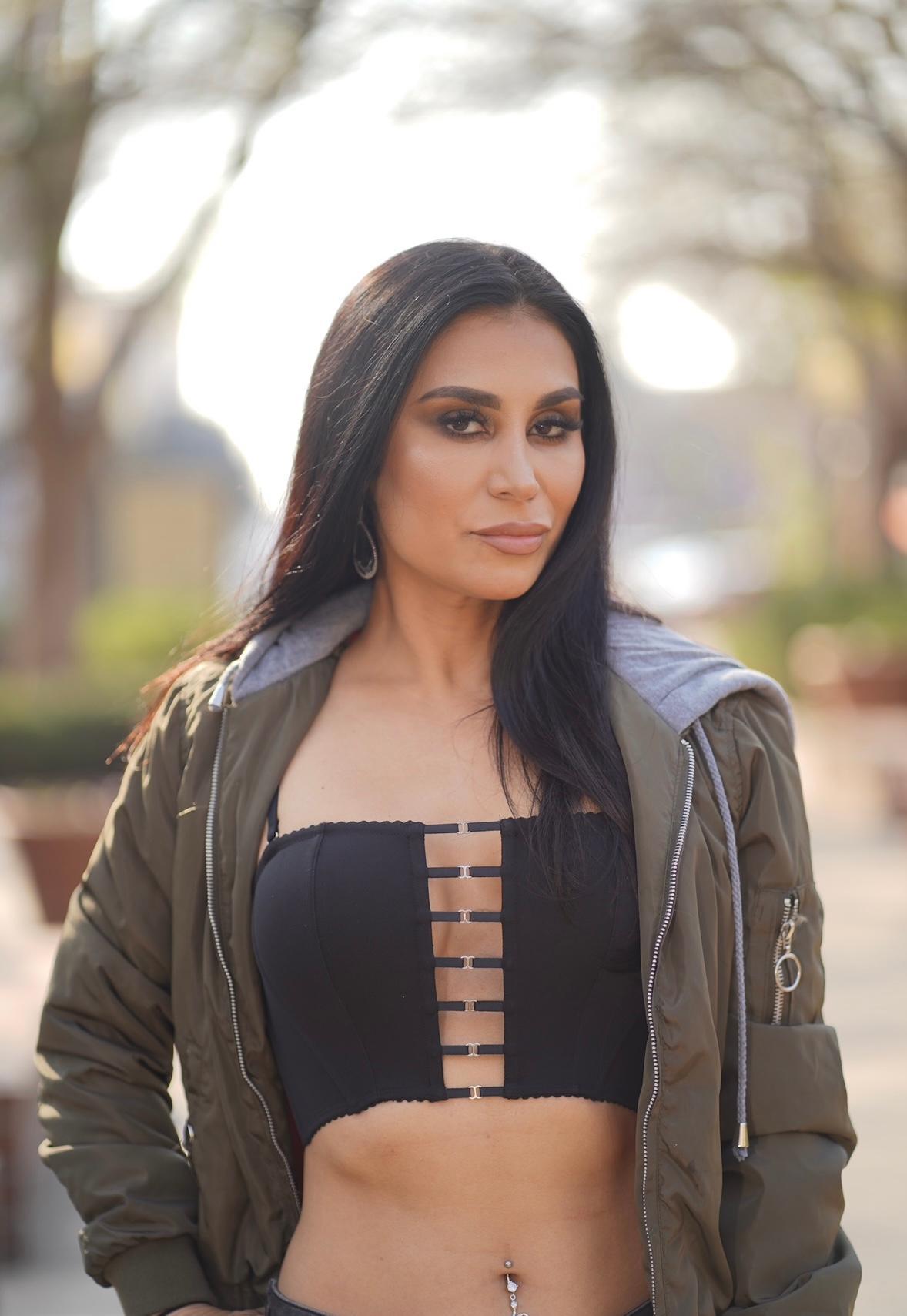 actor Sparkle Soojian large photo