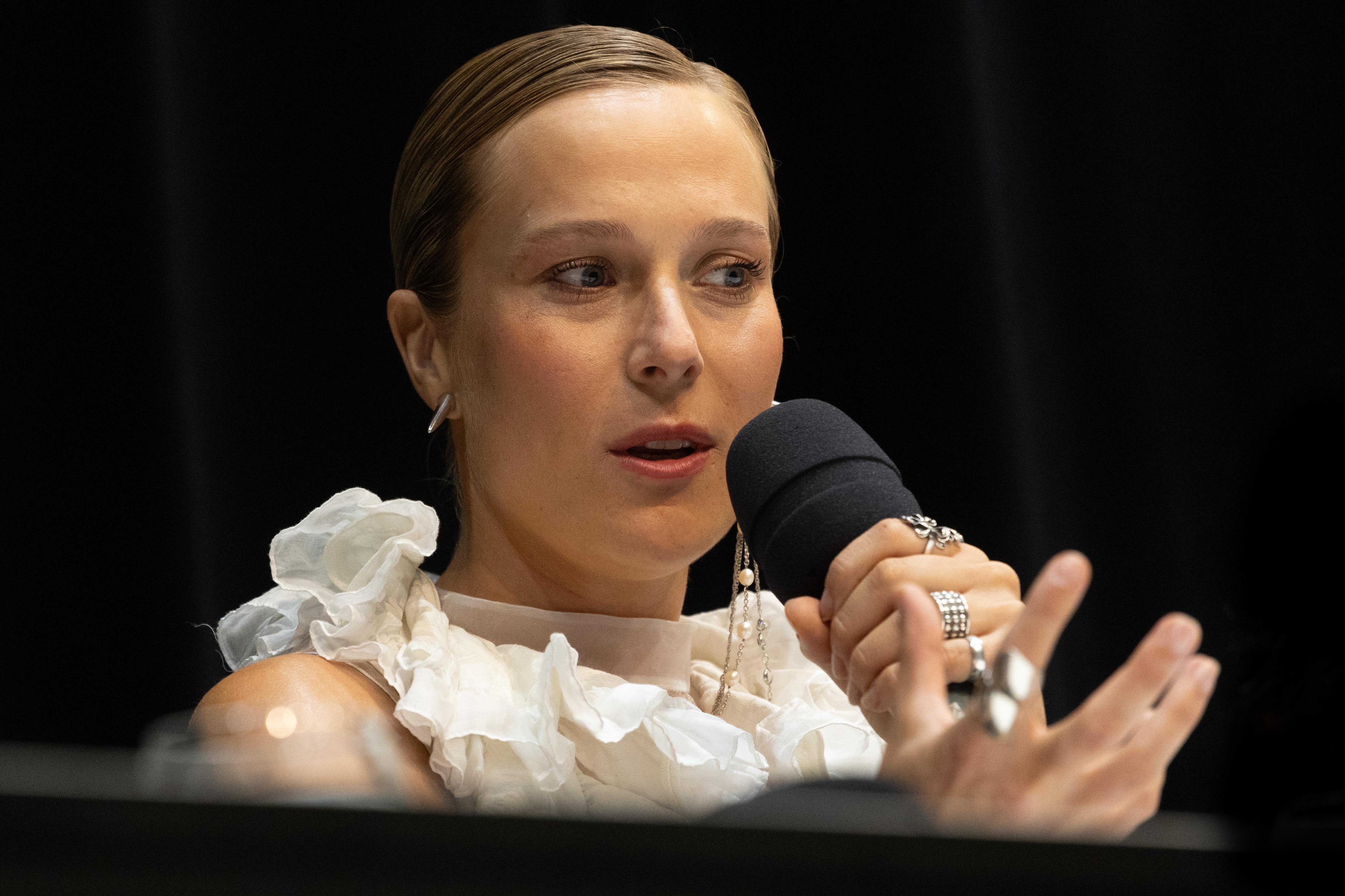 actor Lena Góra large photo