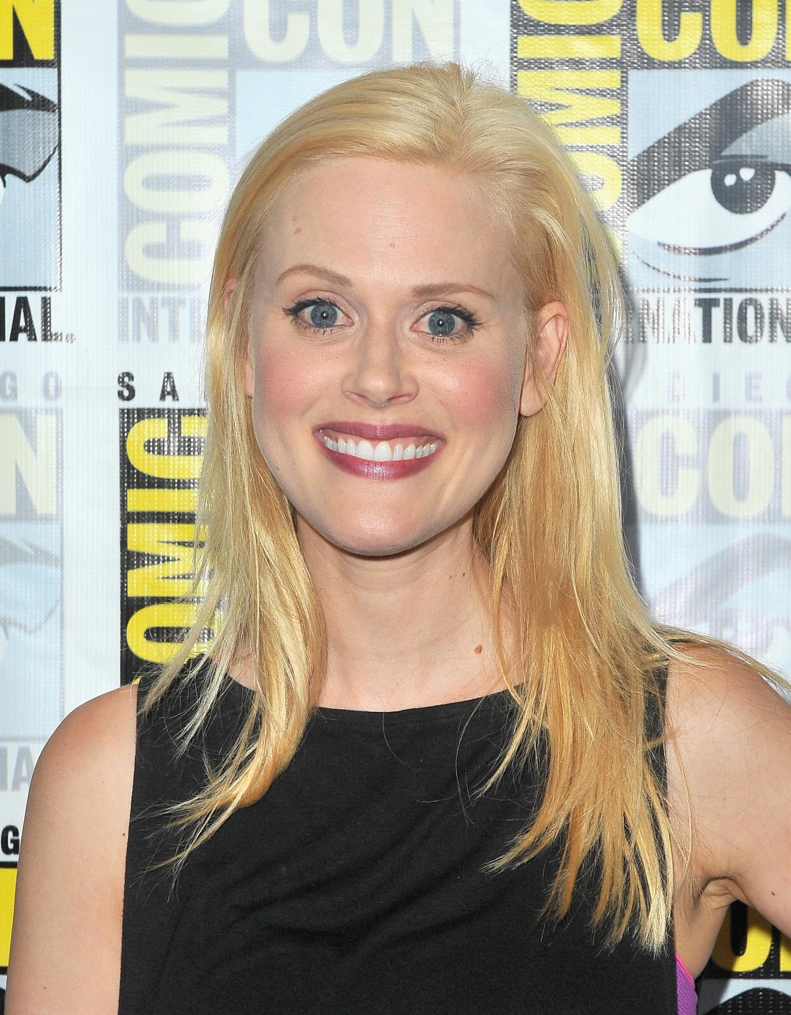 actor Janet Varney large photo